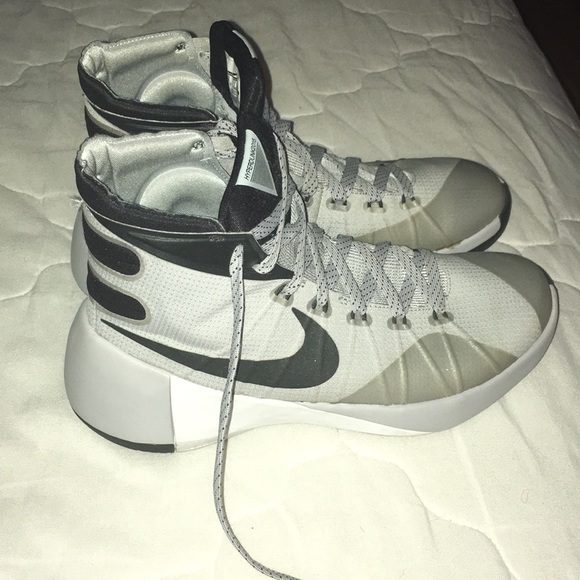 Nike hyper dunks. - Picture 1 of 4